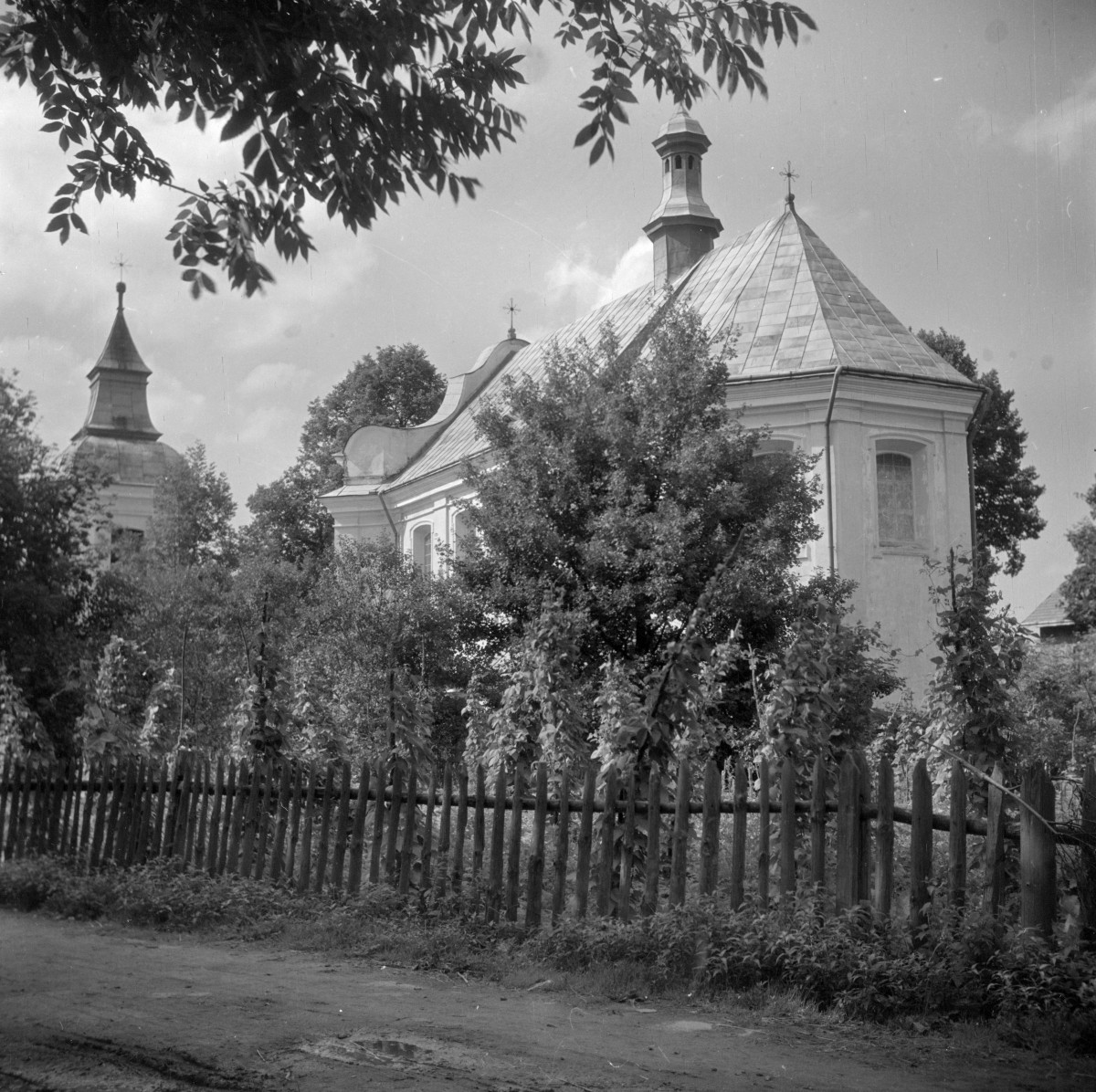 kościół parafialny św. Marcina - widok ogólny, skan 1