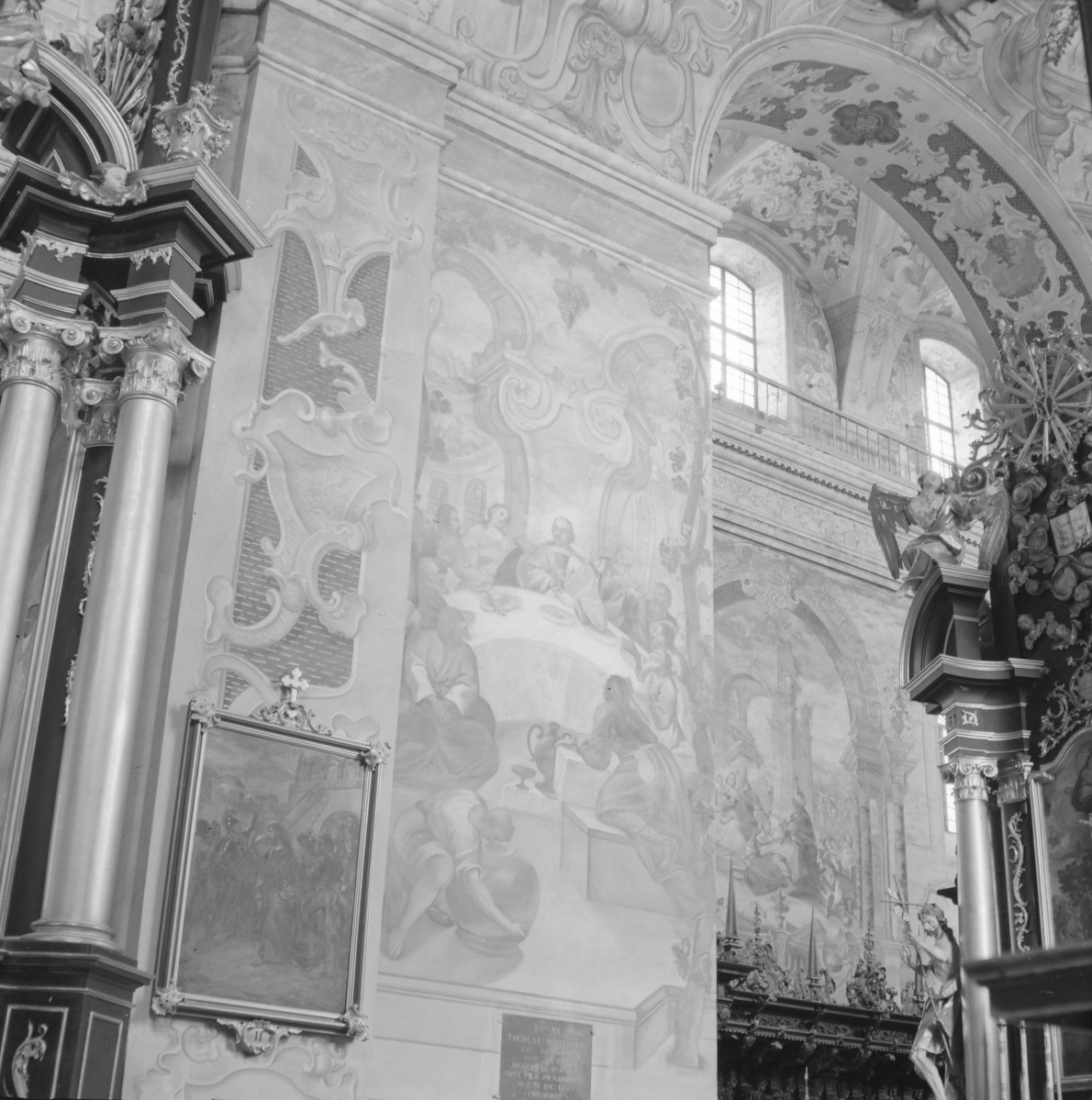 bazylika pw. Zwiastowania Najświętszej Marii Panny - wnętrze: nawa północna, malowidło na filarze "Ostatnia wieczerza", S. Stroiński, skan 1