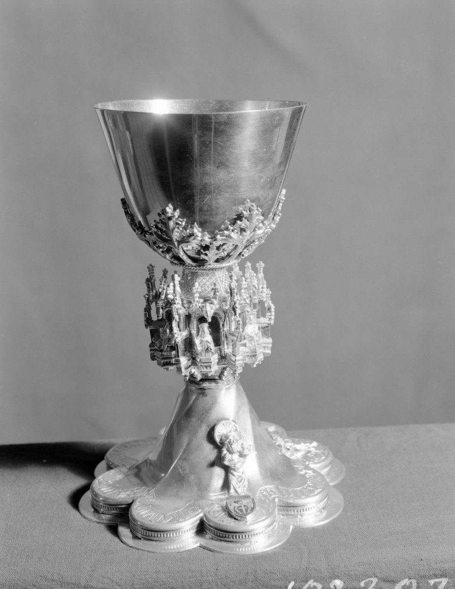 kościół pw. Wniebowzięcia Najświętszej Maryi Panny i św. Zygmunta - skarbiec katedralny - zbiory - kielich gotycki, skan 1