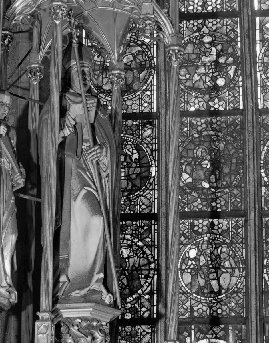 Kościół Mariacki pw. Wniebowzięcia Najświętszej Marii Panny - ołtarz Wita Stwosza: część środkowa szczyt - Koronacja Matki Boskiej, figura Świętego Wojciecha, skan 1