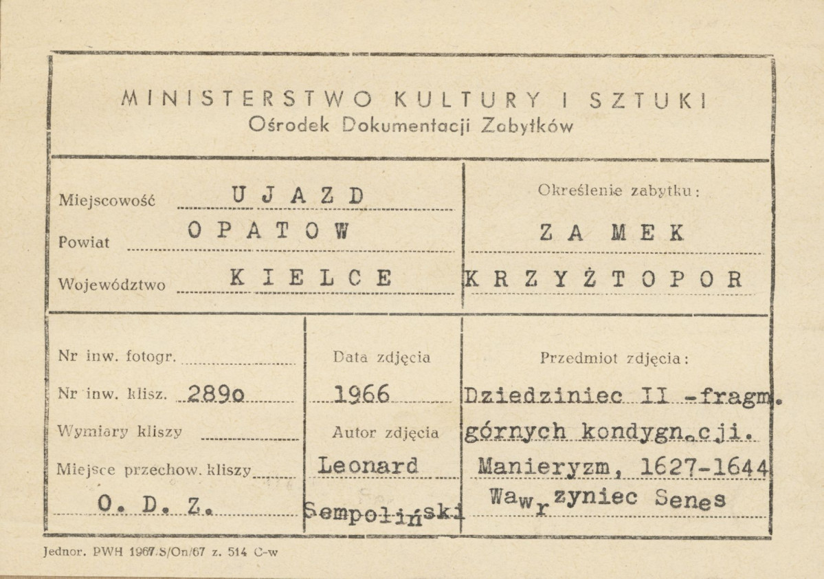 Ruiny zamku  Krzyżtopór  -  korpus główny, fragment górnej części elewacji wokół dziedzińca owalnego - metryczka, skan 1