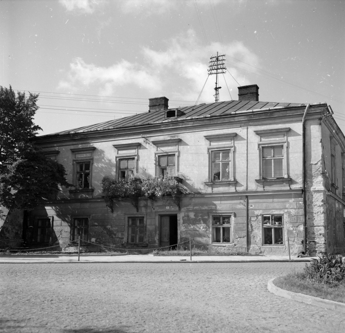 kamienica - elewacja frontowa, skan 1
