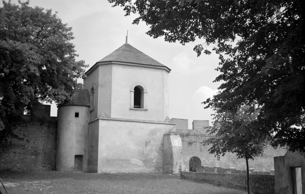dzwonnica przy kościele parafialnym pw. św. Władysława, skan 1