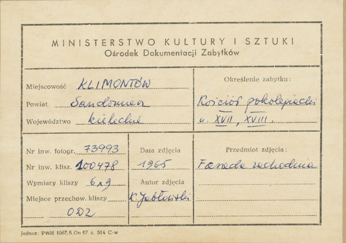 Kościół parafialny - widok ogólny od strony zach. na fasadę - metryczka, skan 1