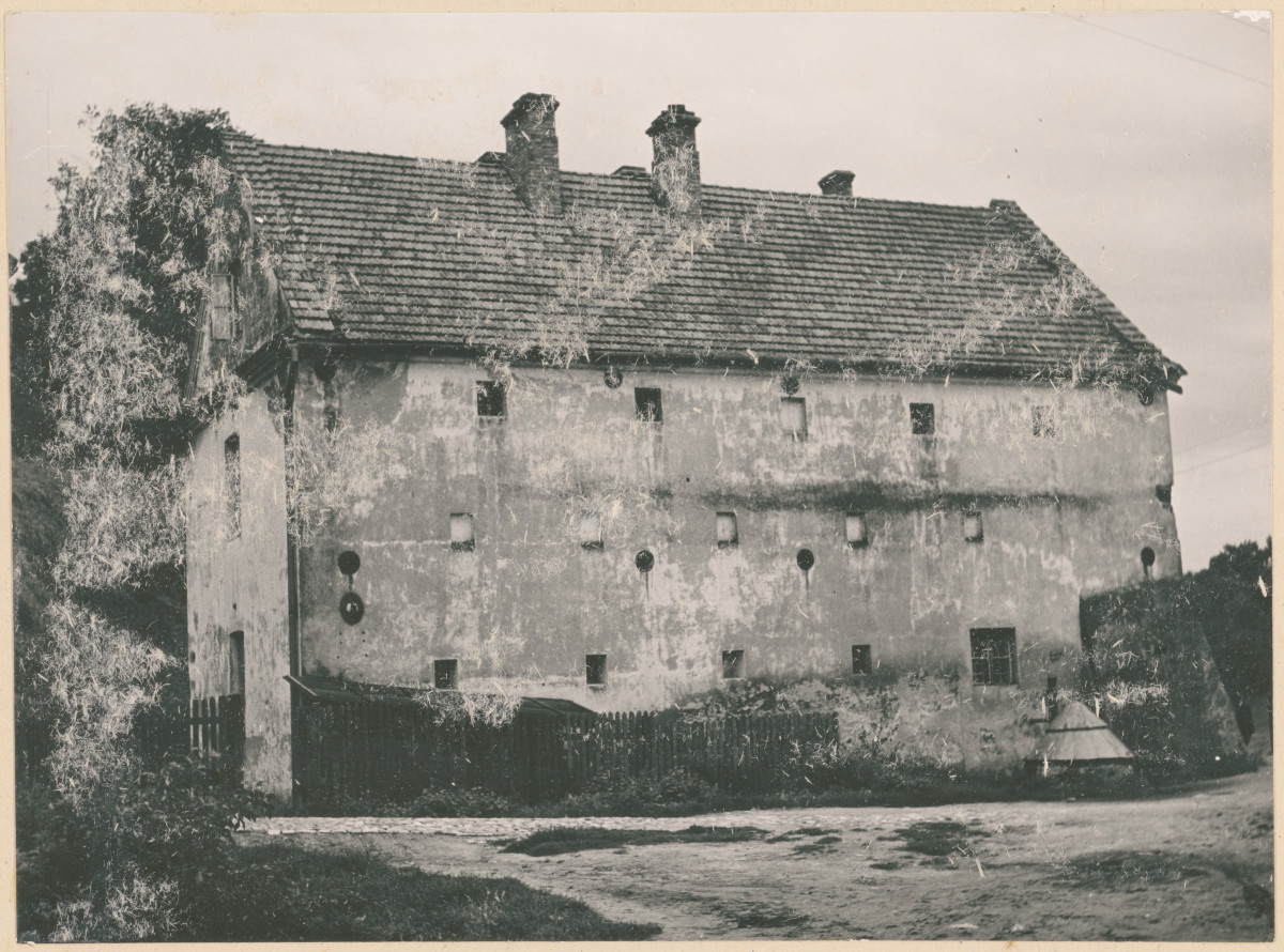 Spichlerz, widok ogólny od strony zach.    , skan 1