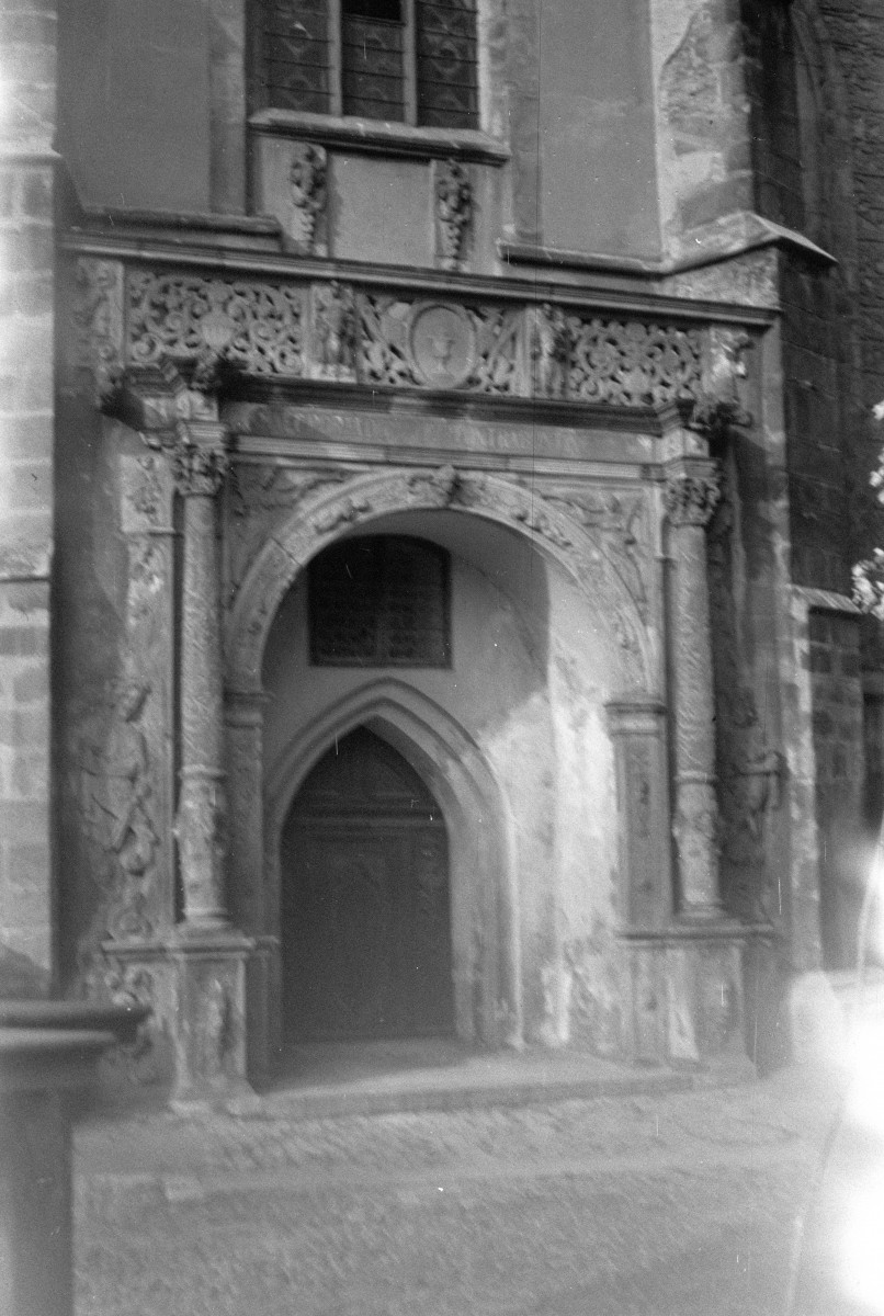 kościół parafialny pw. św. Marcina - portal południowy, skan 1