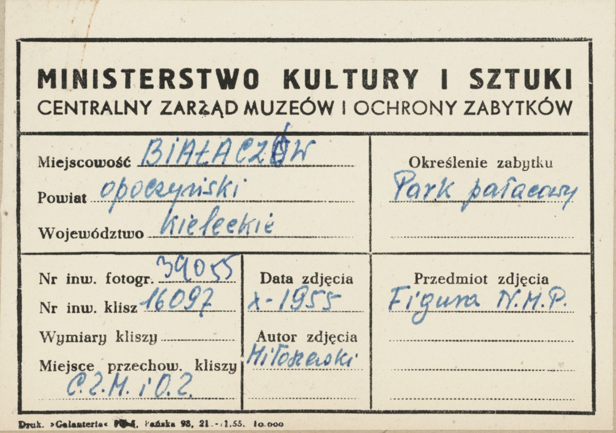 Zespół pałacowo - parkowy,  fragment parku - figura NMP - metryczka, skan 1