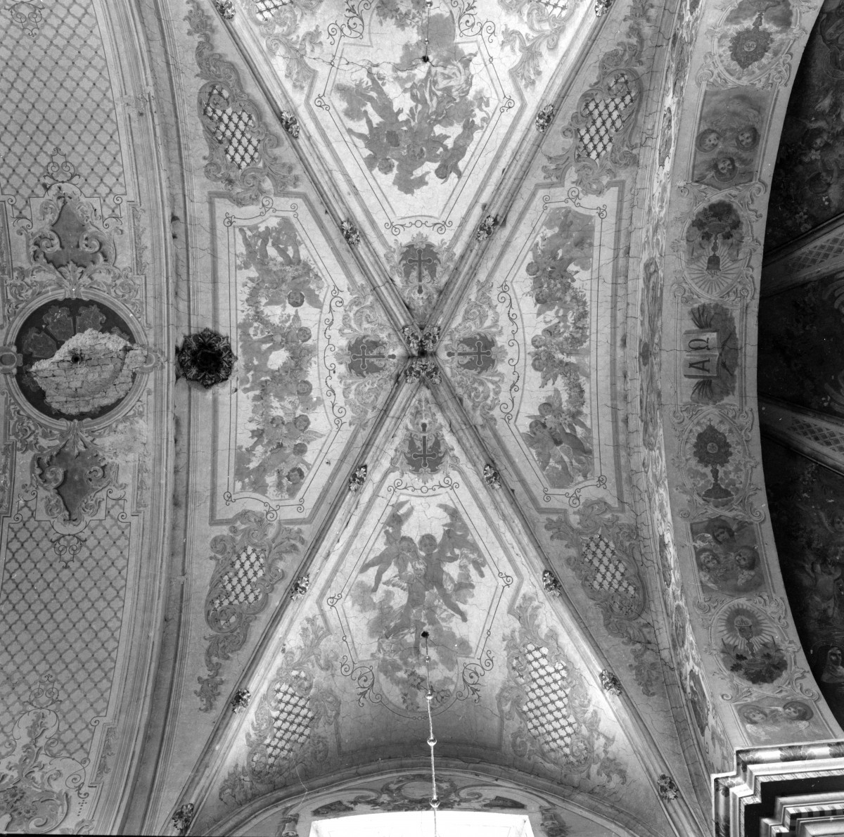 kolegiata Bożego Ciała - wnętrze, sklepienie prezbiterium, skan 1