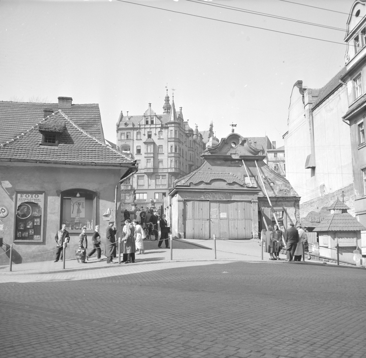 zabudowa miasta - fragment przy moście gotyckim, skan 1