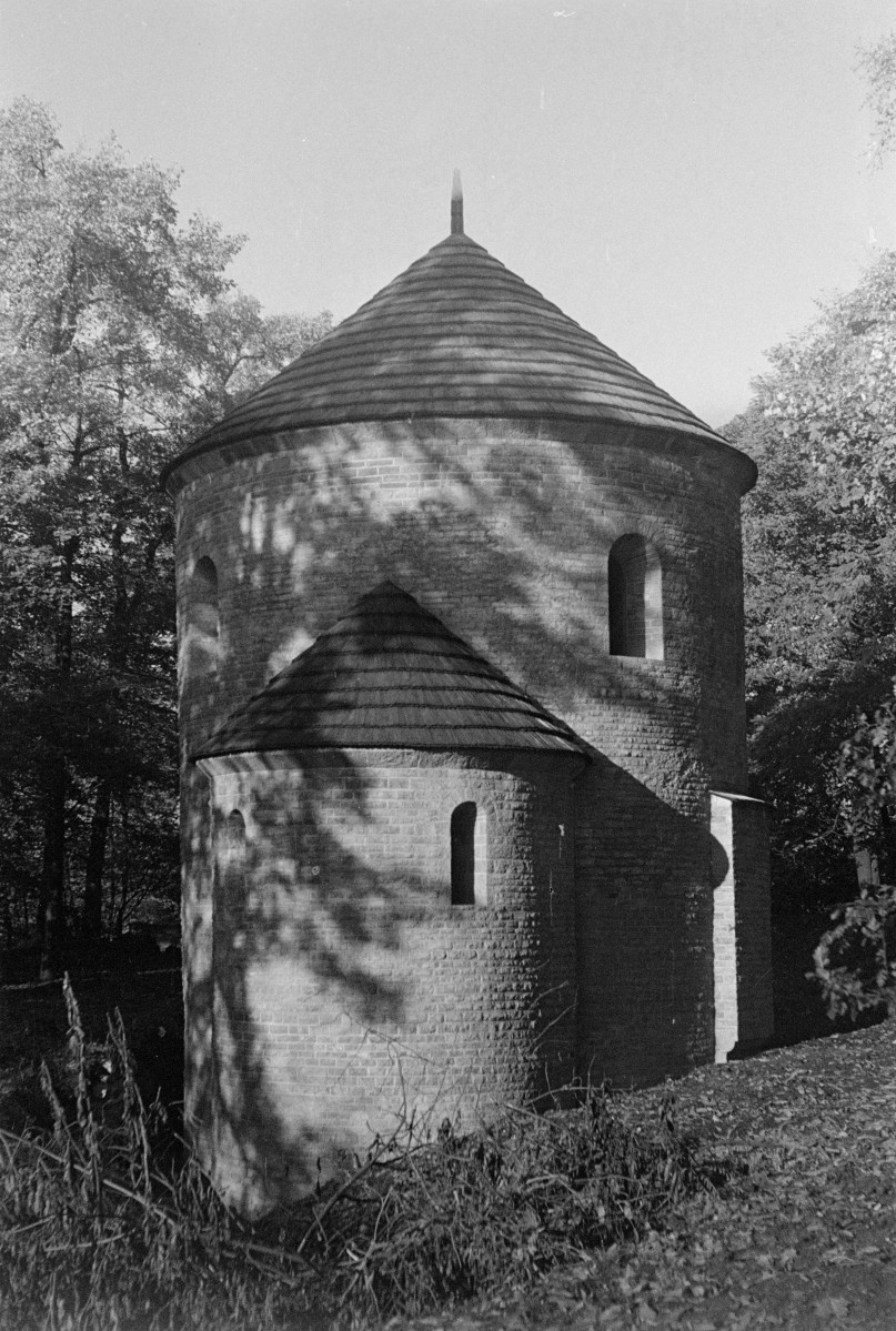 rotunda pw. św. Mikołaj oraz św. Wacław - elewacja wschodnia, skan 1
