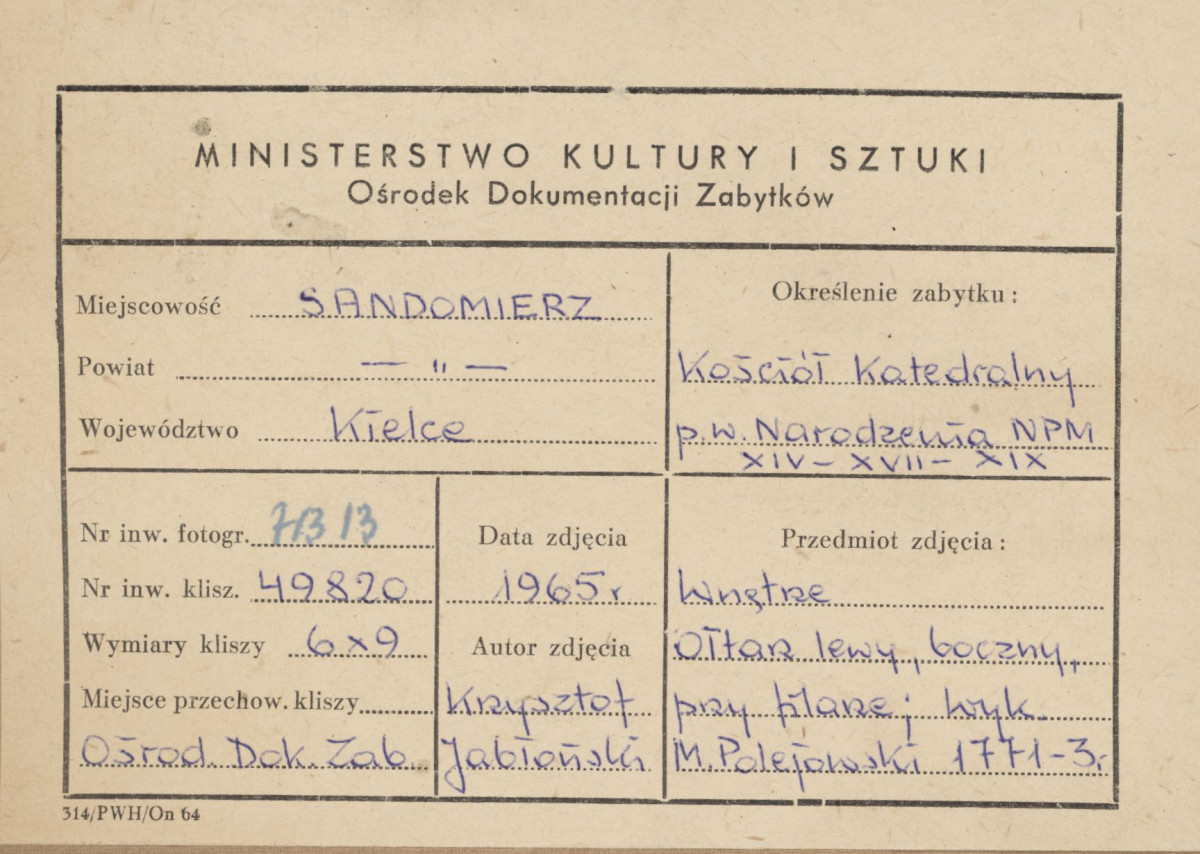  Katedra - wnętrze, widok na ołtarz boczny - metryczka, skan 1