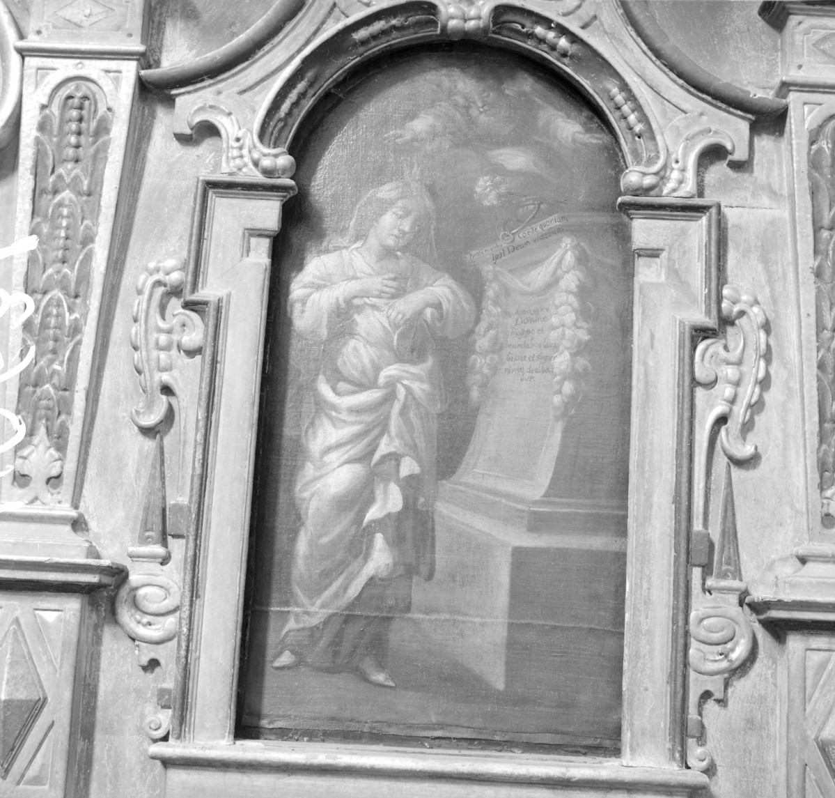 kościół parafialny pw. Nawrócenia św. Pawła - wnętrze: fragment stalle, skan 1