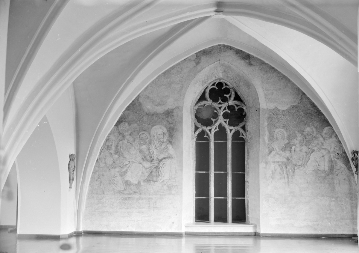 Kościół Wniebowzięcia Najświętszej Maryi Panny - wnętrze. Fragment polichromii. Maswerk. Sklepienie krzyżowo-żebrowe., skan 1