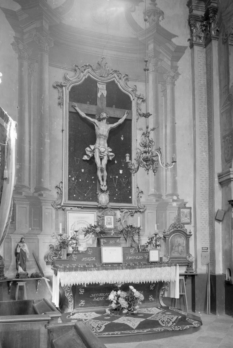 kościół, ob. parafialny pw. św. Ludwika, dawny klasztor popauliński - wnętrze: ołtarz boczny, skan 1