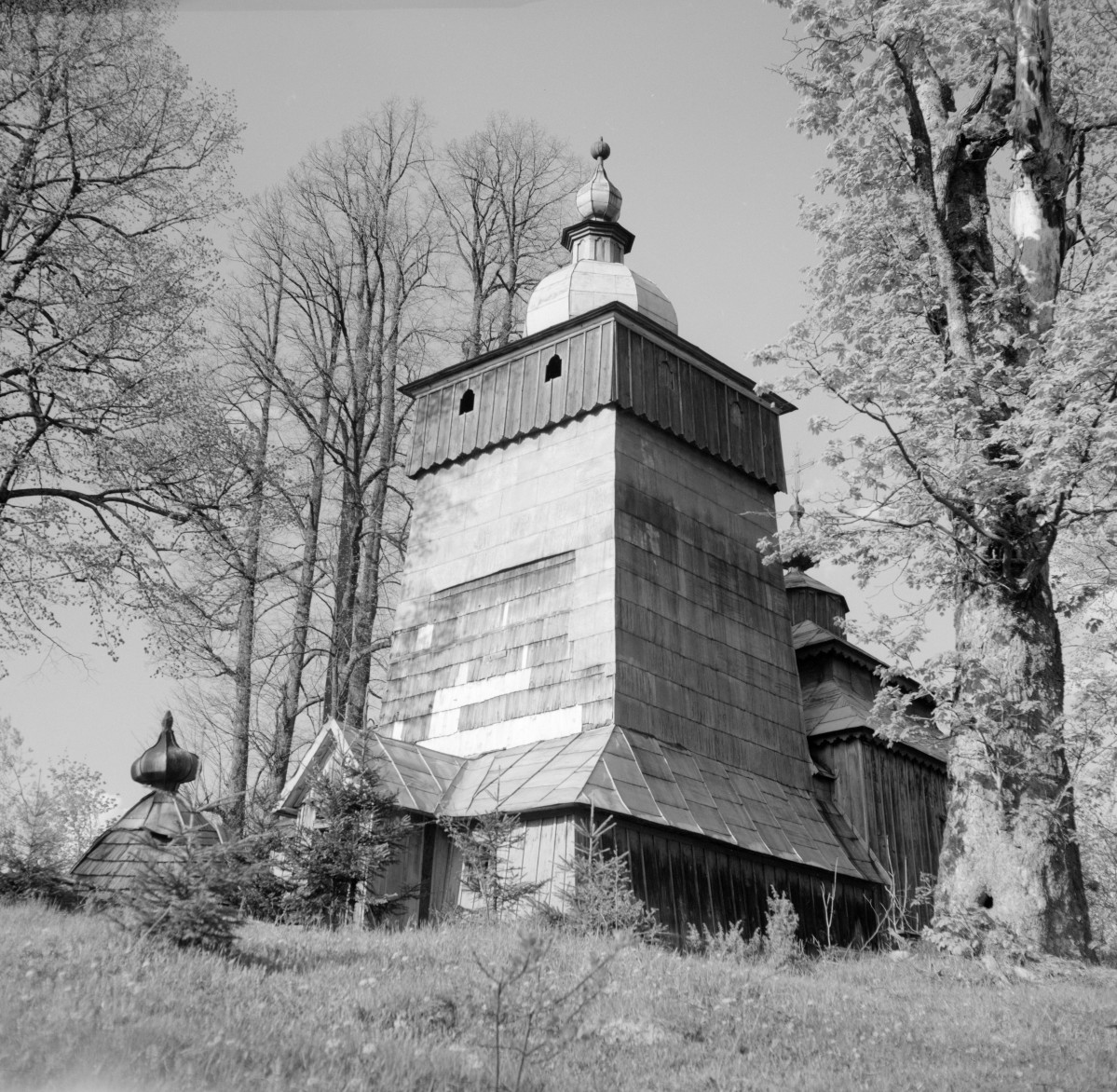 cerkiew pw. Opieki Matki Bożej - elewacja babińca, skan 1