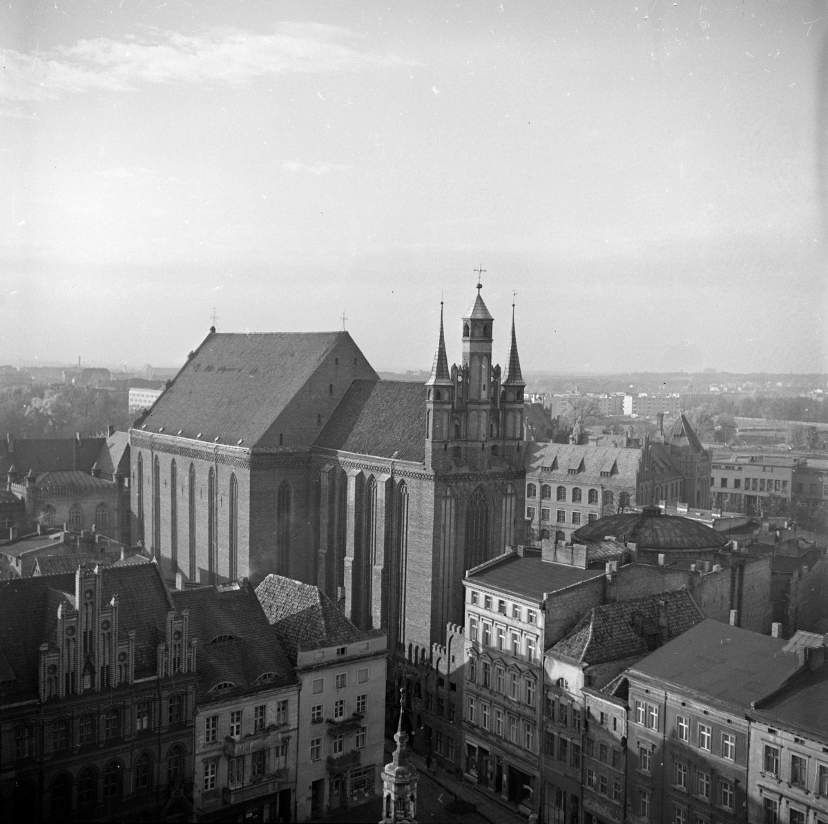 kościół Wniebowzięcia N.M.P. - elewacja płn. - zach. , skan 1