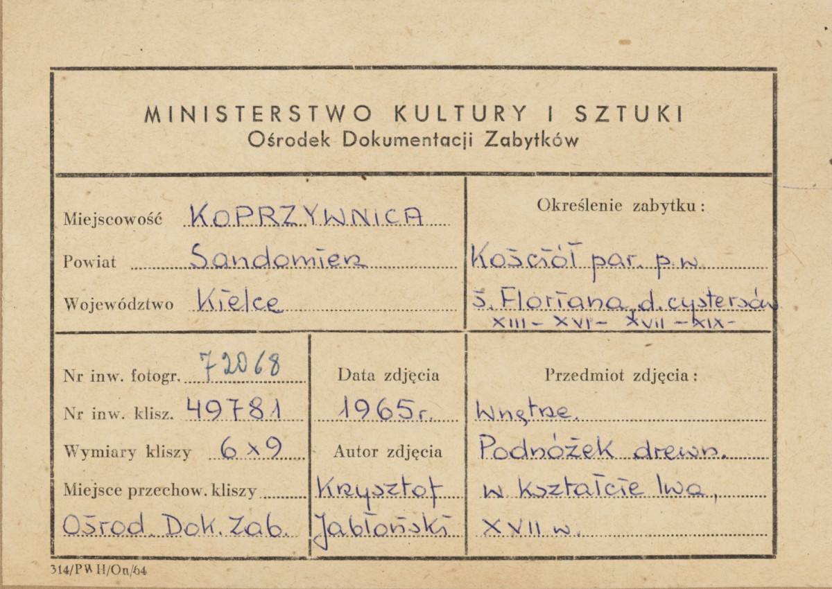 Zespół klasztorny - kościół,  podnóżek drewniany w kształcie lwa - metryczka, skan 1