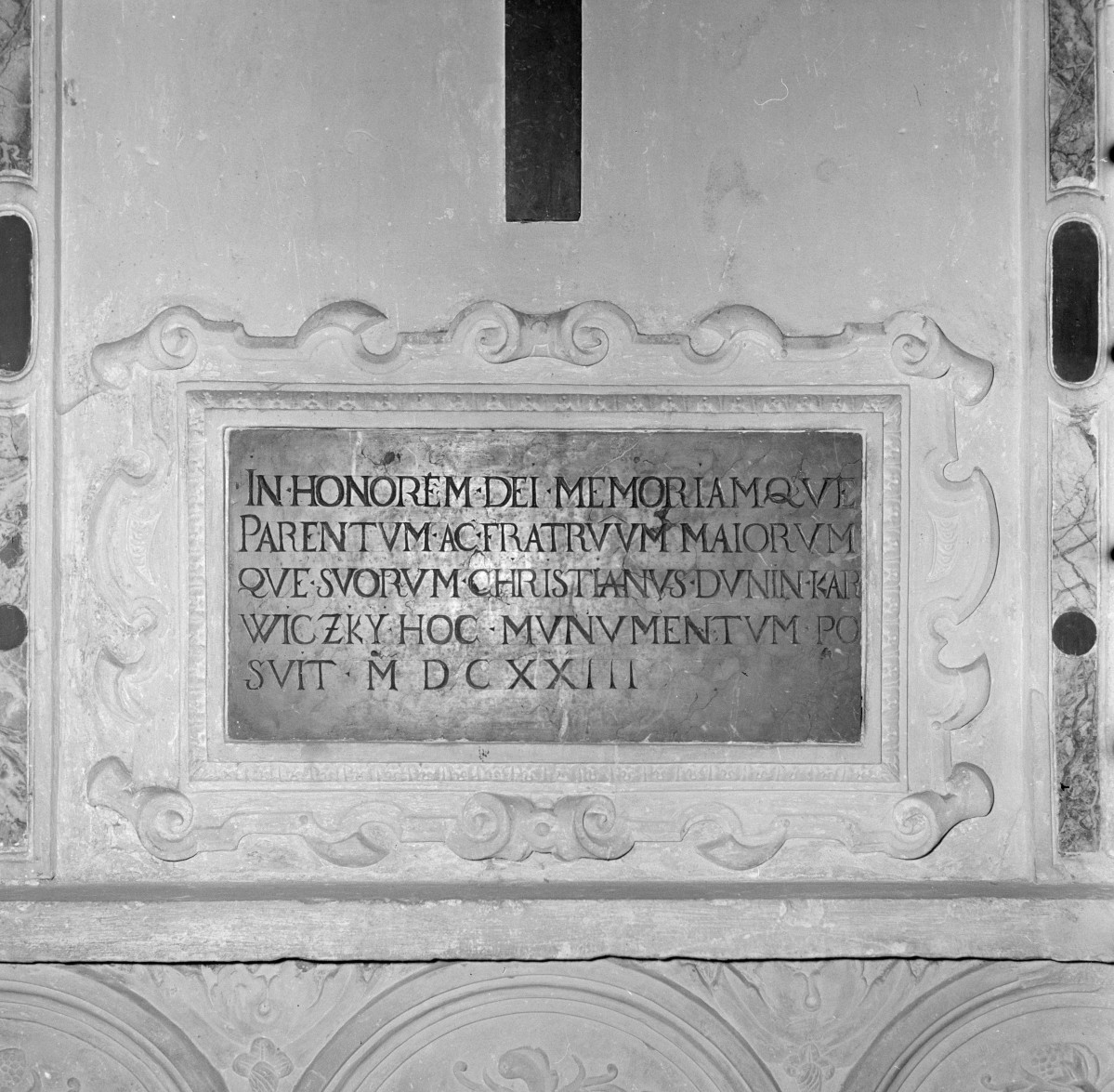 kościół parafialny - nagrobek Jerzego Karwickiego, skan 1