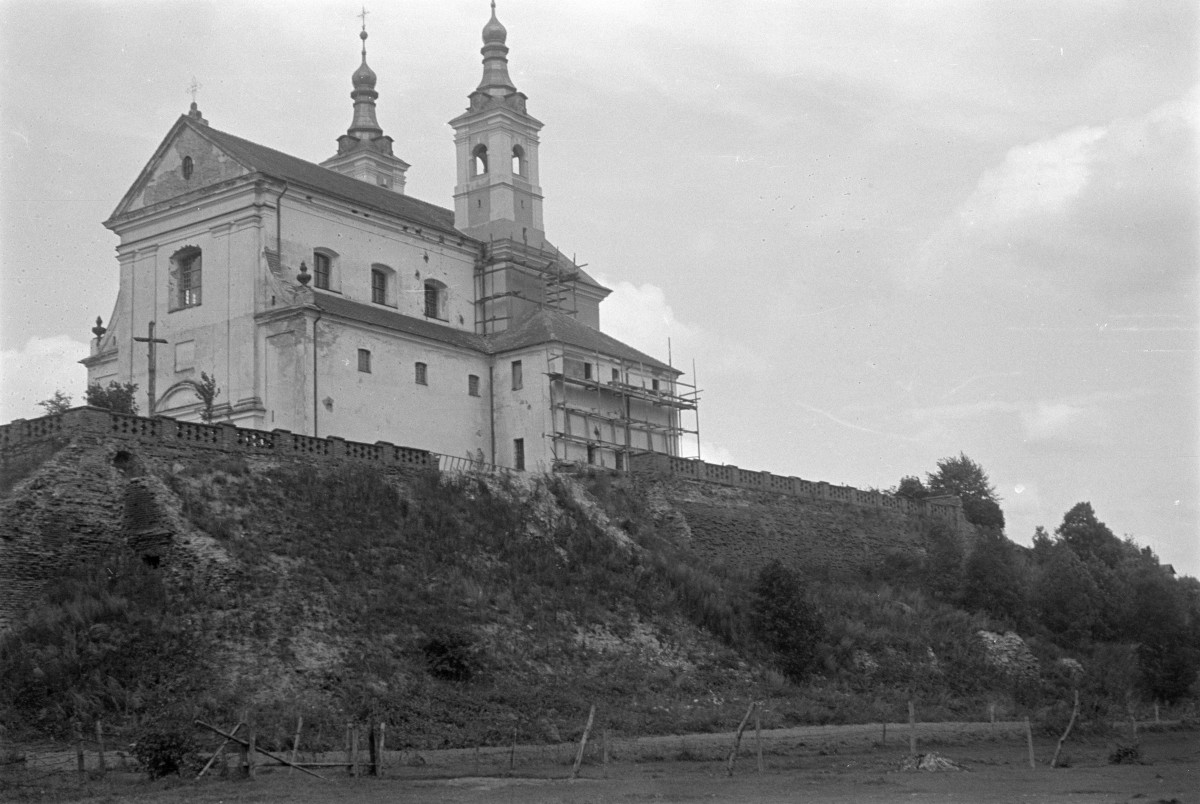 zespół klasztorny Kamedułów - mur oporowy - elewacja południowo-zachodnia, skan 1