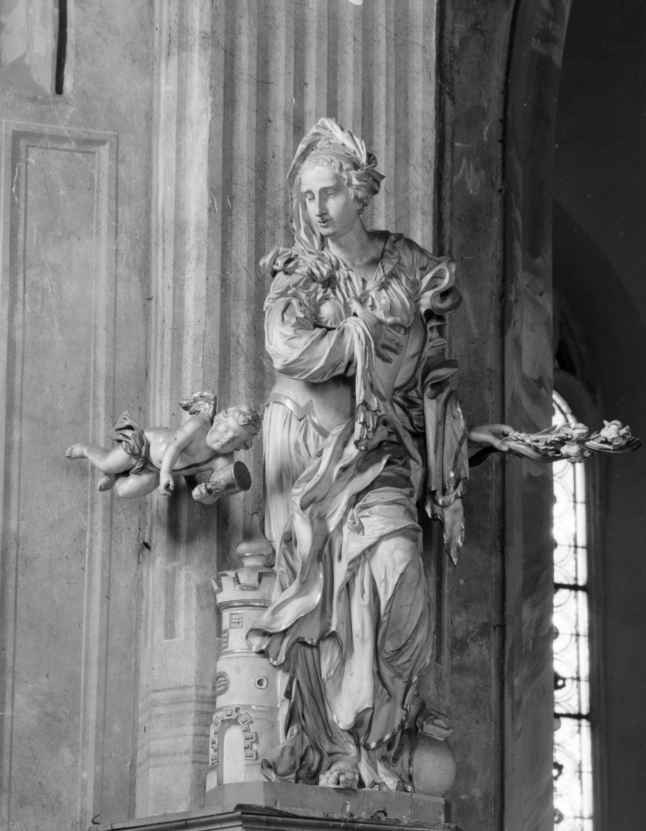 katedra św. Stanisława i św. Wacława - wnętrze, figura św. Barbary, nawa główna, skan 1