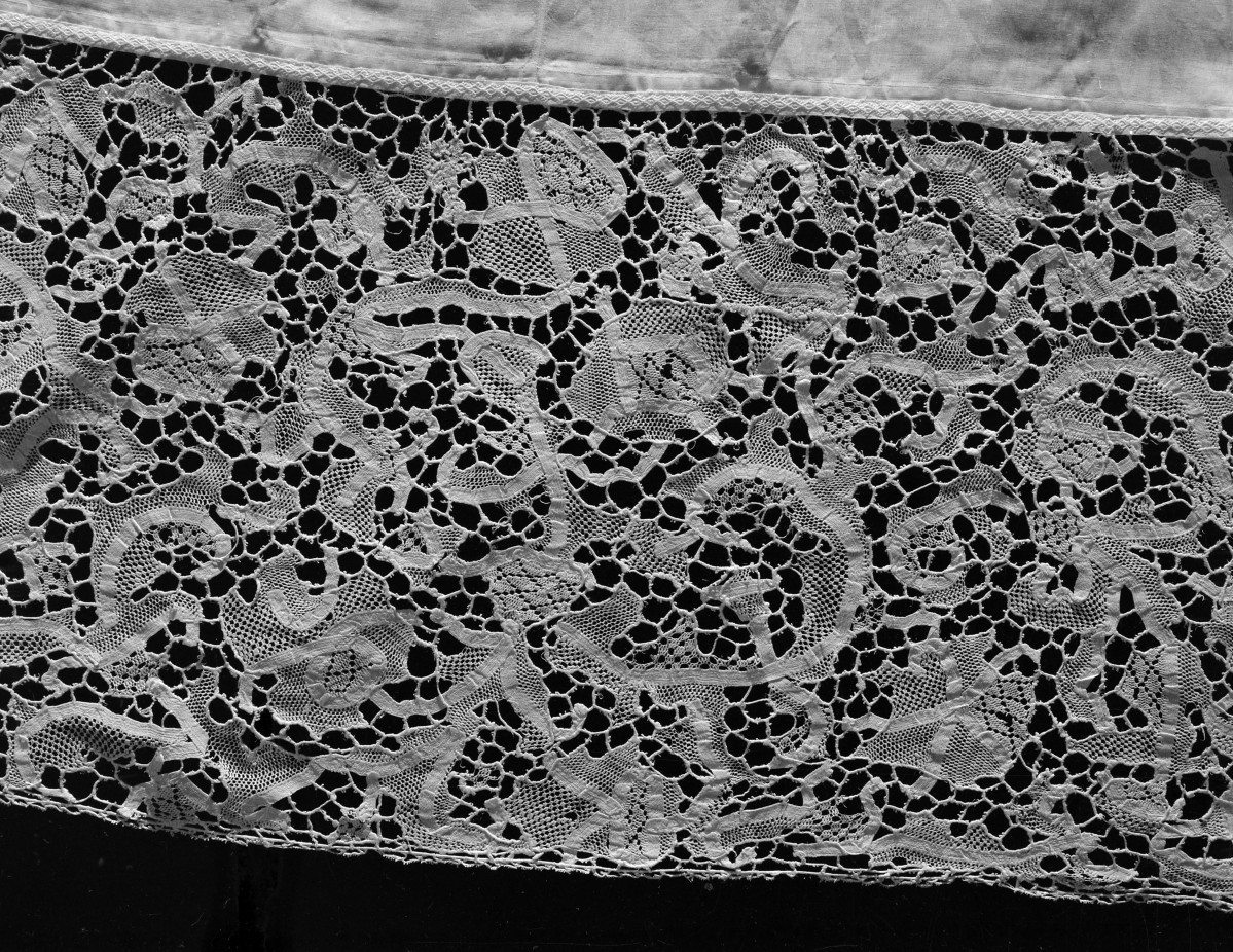 Kościół Sióstr Wizytek - koronka z alby, połowa XVII wieku, Wenecja, skan 1