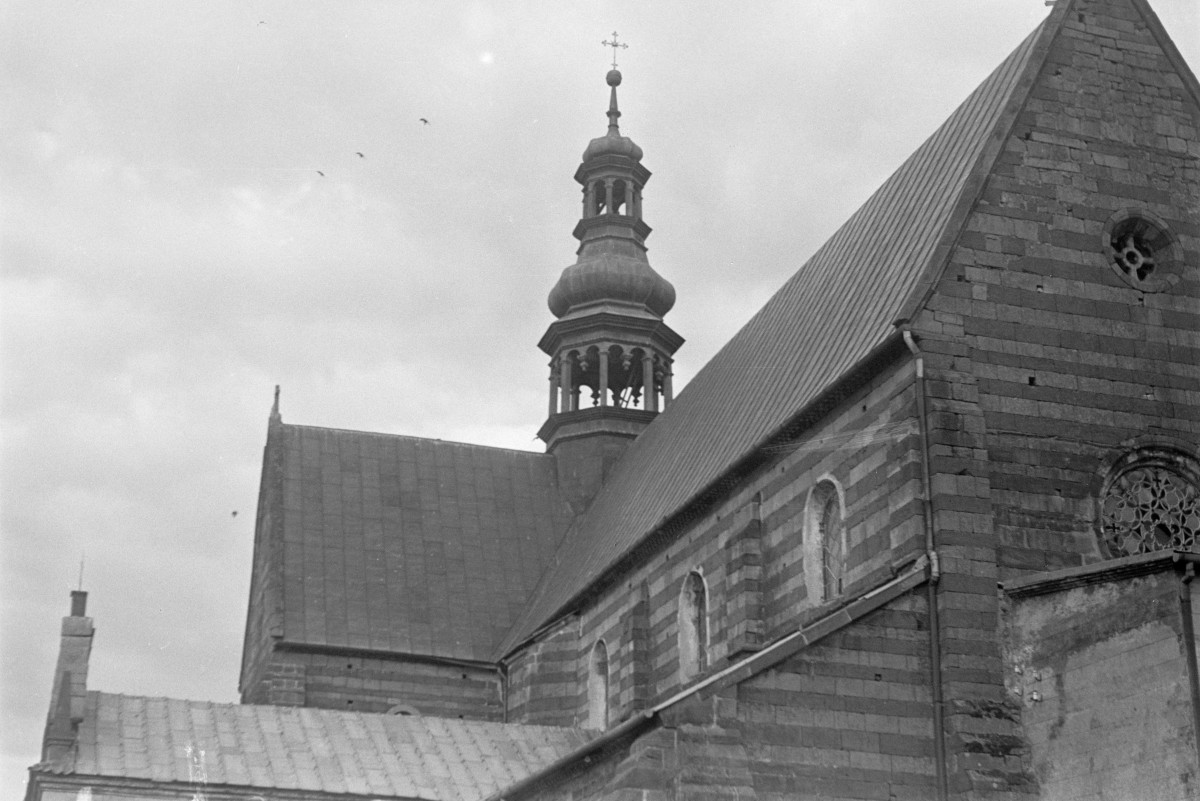 kościół klasztorny - dach , skan 1