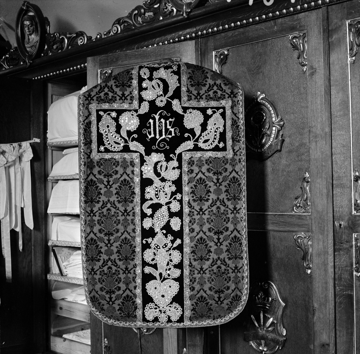 kościół parafialny pw. św.św. Marcina i Mikołaja - ornat, skan 1