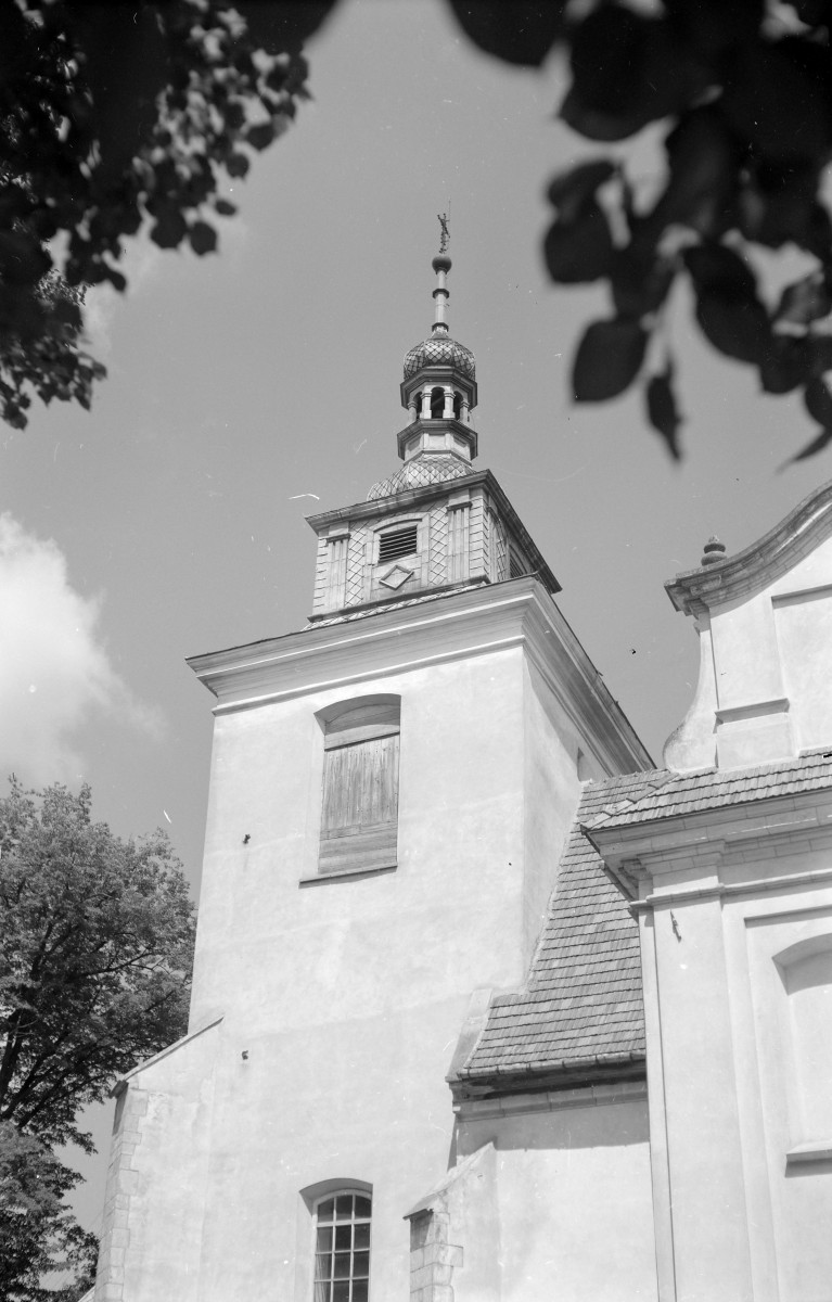Kościół św. Jana Chrzciciel - elewacja wieży, skan 1