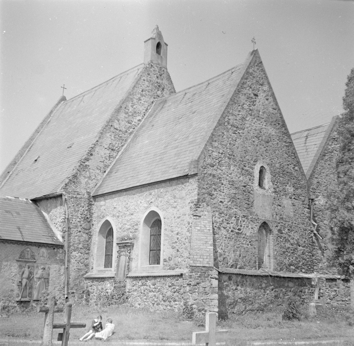 kościół pw. św. Jakuba Apostoła - elewacja południowo - wschodnia, skan 1