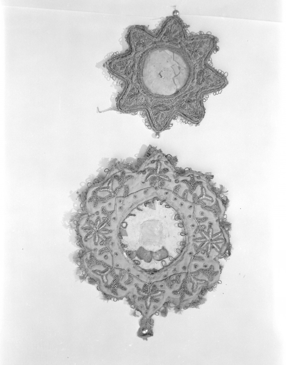 klasztor Benedyktynek - zbiory - bursa - haft, skan 1