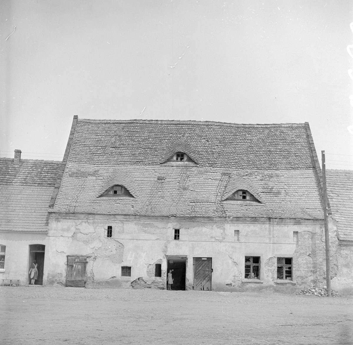 pałac - zabudowa gospodarcza, skan 1