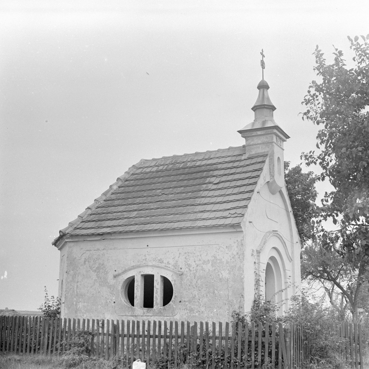 kaplica - widok zewnętrzny, skan 1
