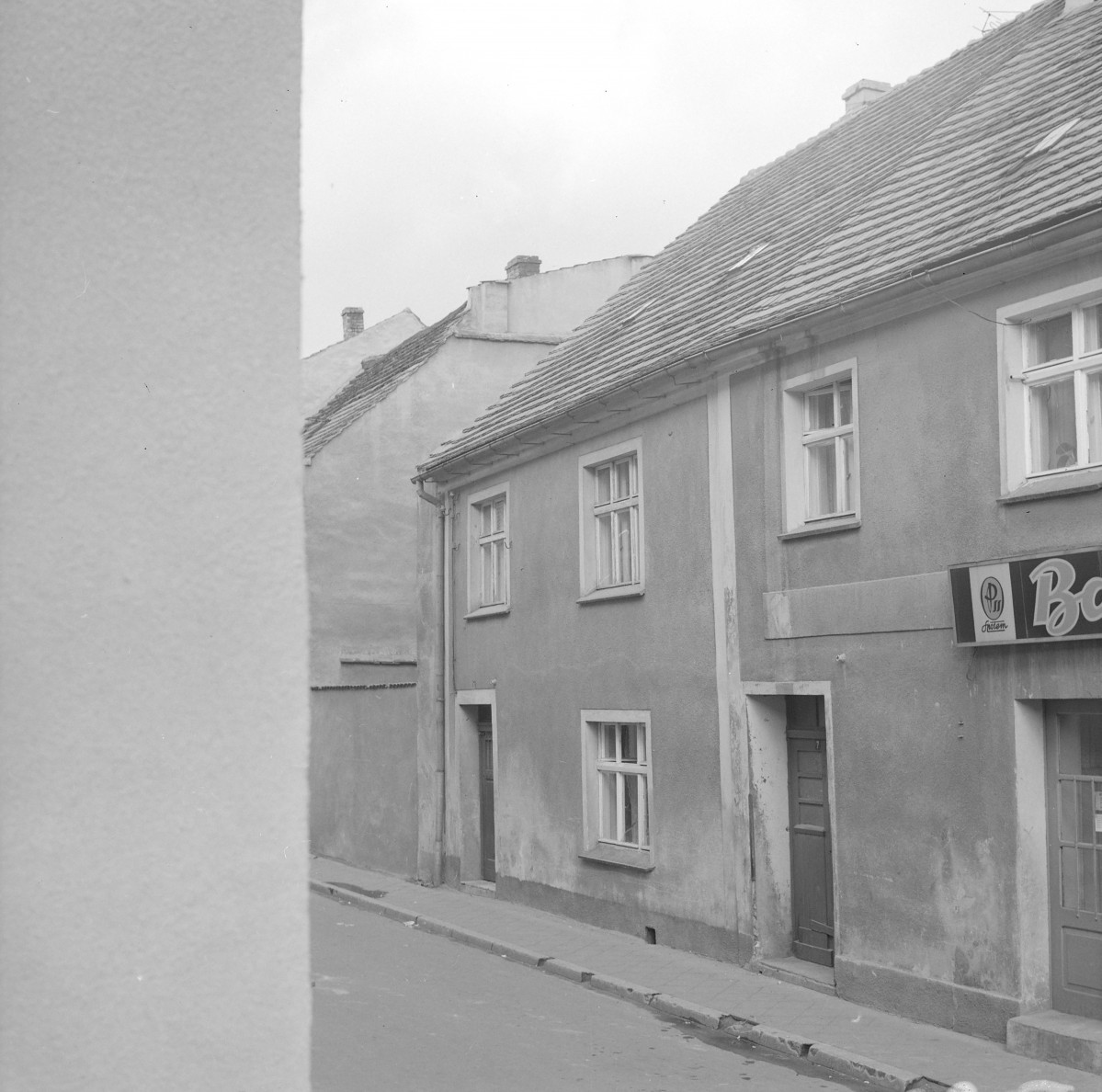 Zabudowa miejska. Kamienica, elewacja frontowa., skan 1