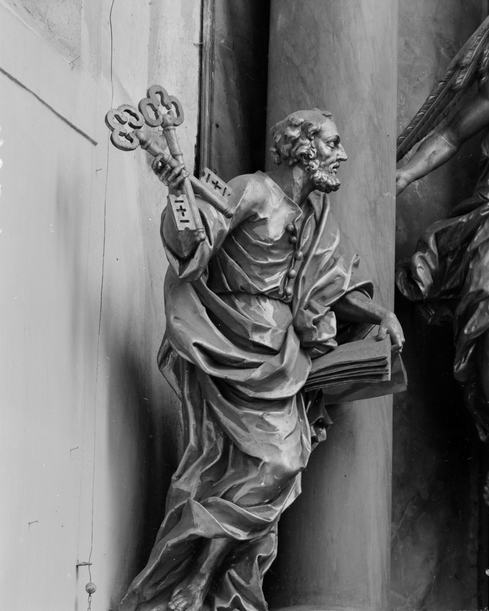 kościół klasztorny augustianów eremitów, ob. parafialny pw. św.św. Wacława, Doroty i Stanisława - wnętrze: ołtarz główny - fragment - rzeźba, skan 1