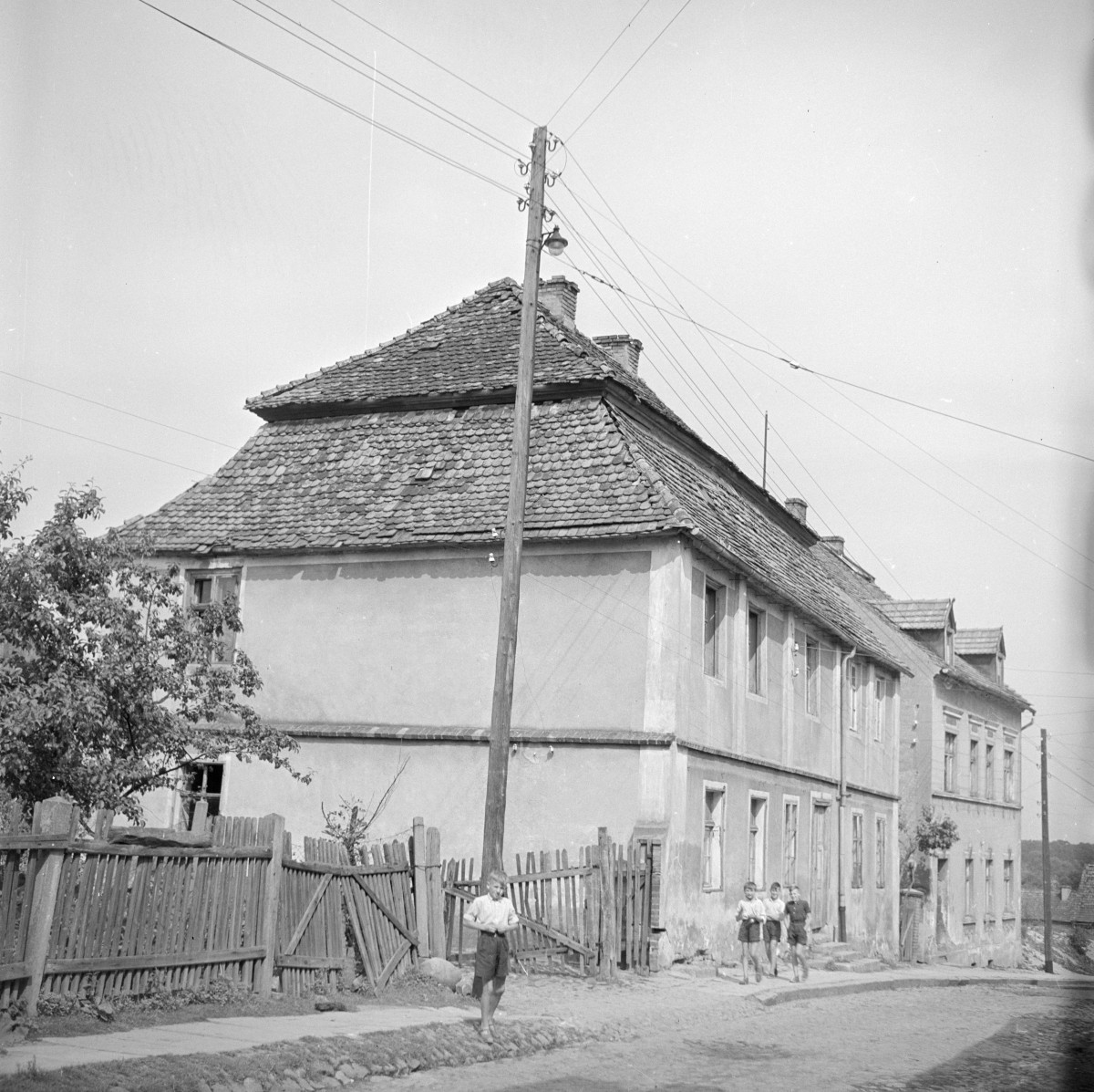 kamienica - widok od południowego - zachodu, skan 1