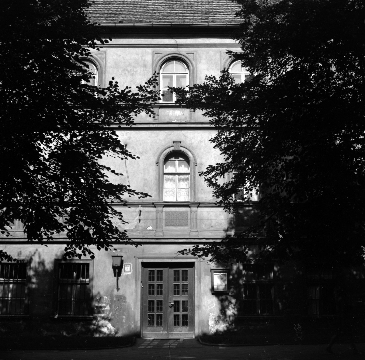 kościół św. Stanisława Biskupa - elewacja południowa fragment, skan 1