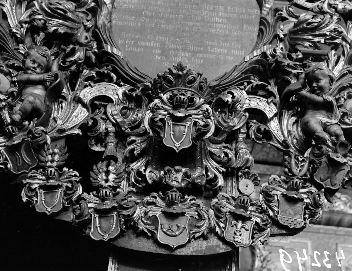 kościół Pokoju im. Trójcy Świętej - wnętrze, epitafium fragment i detal, skan 1