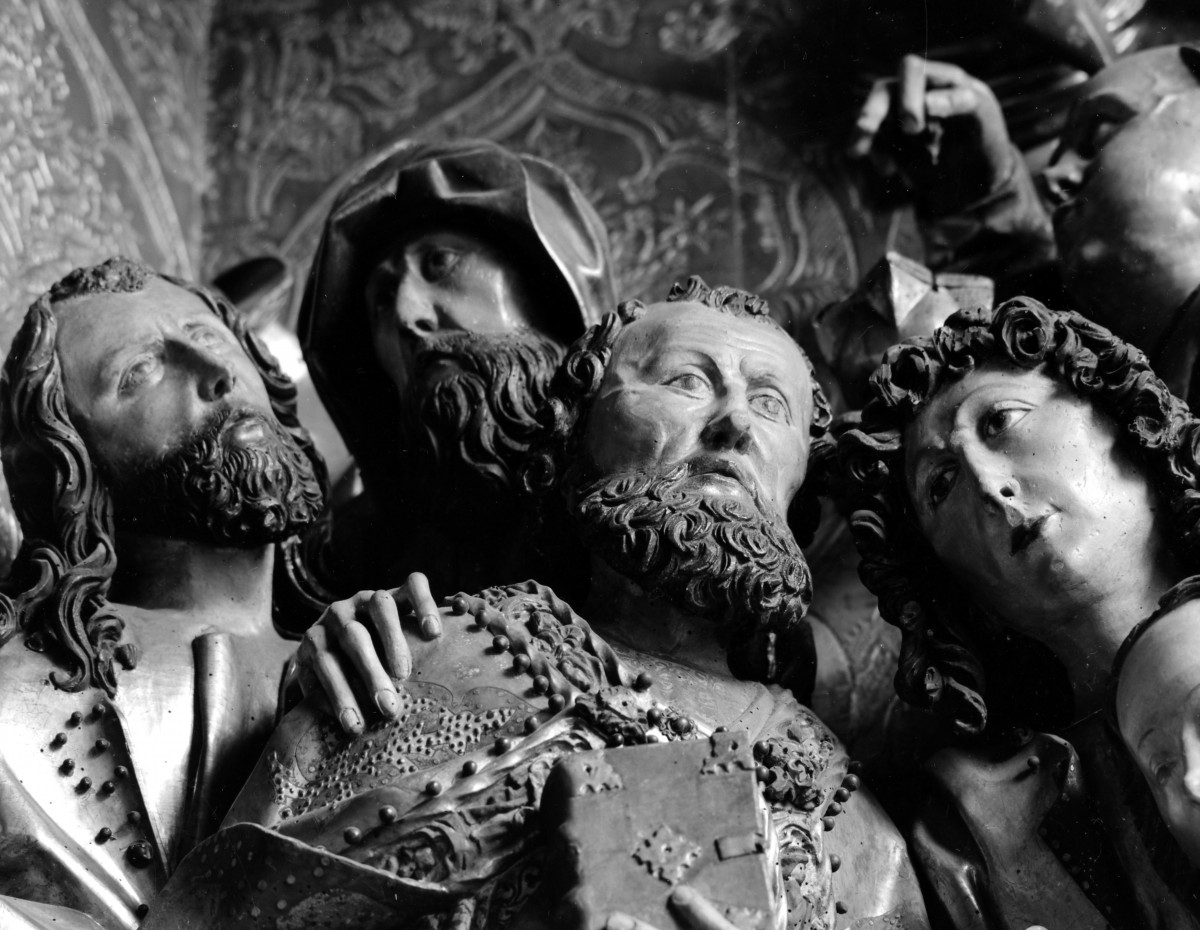 katedra św. Stanisława i św. Wacława - wnętrze, ołtarz (poliptyk), scena "Zaśnięcie" , skan 1