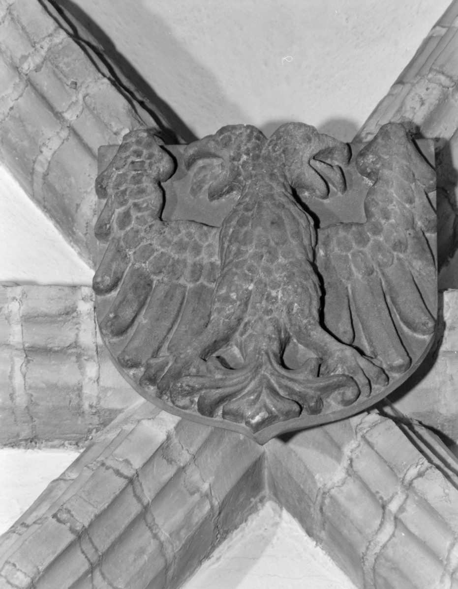 Stary Ratusz - wnętrze: zwornik z 2 połowy XV wieku. "Orzeł z dwiema głowami", skan 1