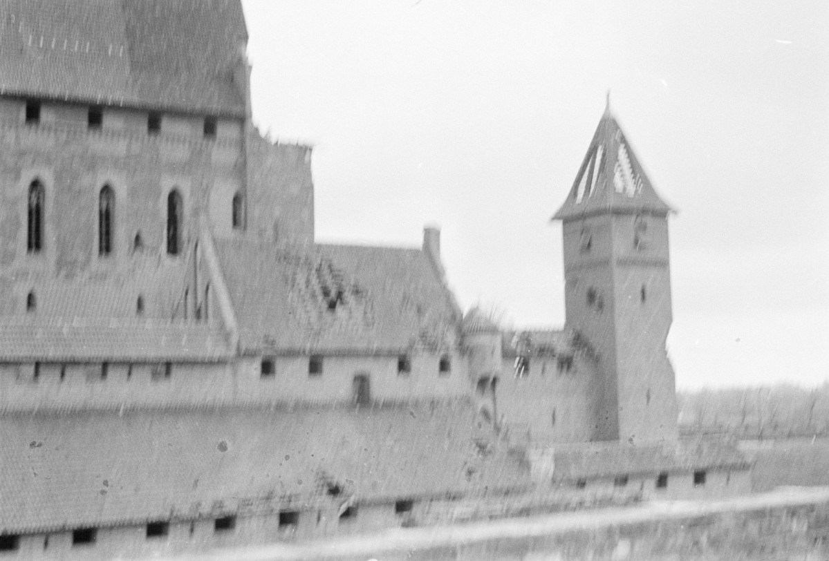 zamek - ruiny, skan 1