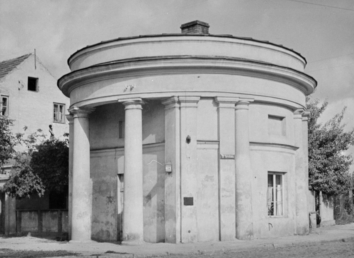 rogatki Dobrzyńskie - elewacja, rotunda, skan 1