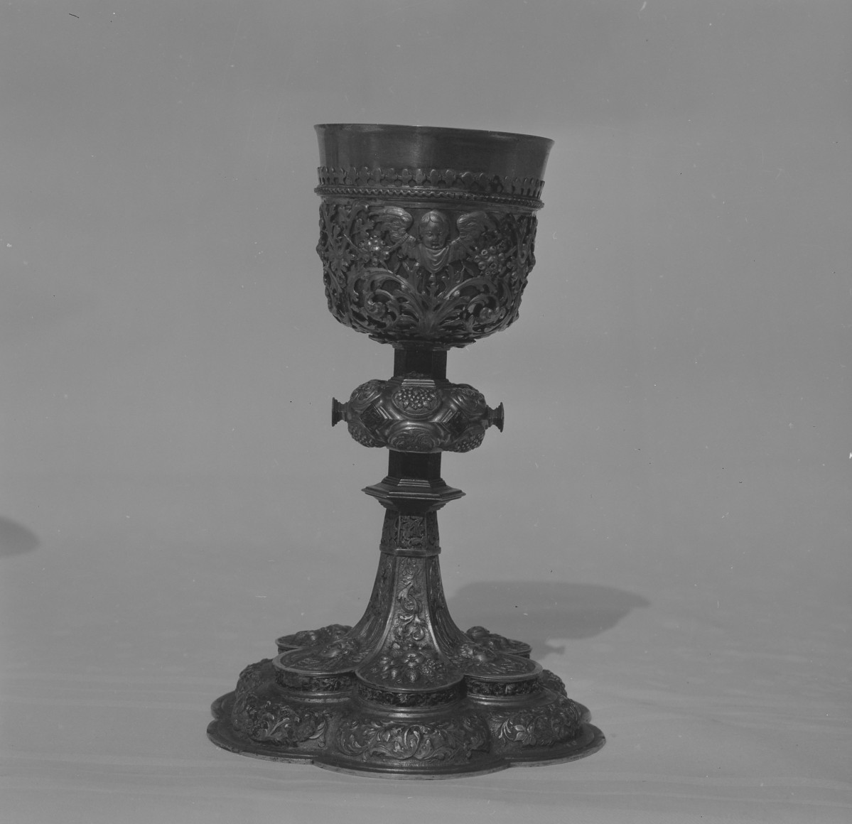 kościół pw. św. Jakuba Apostoła i św. Agnieszki, Dziewicy i Męczennicy - zbiory - kielich z XVII/XVIII wieku /J.P. Ziegler/, skan 1