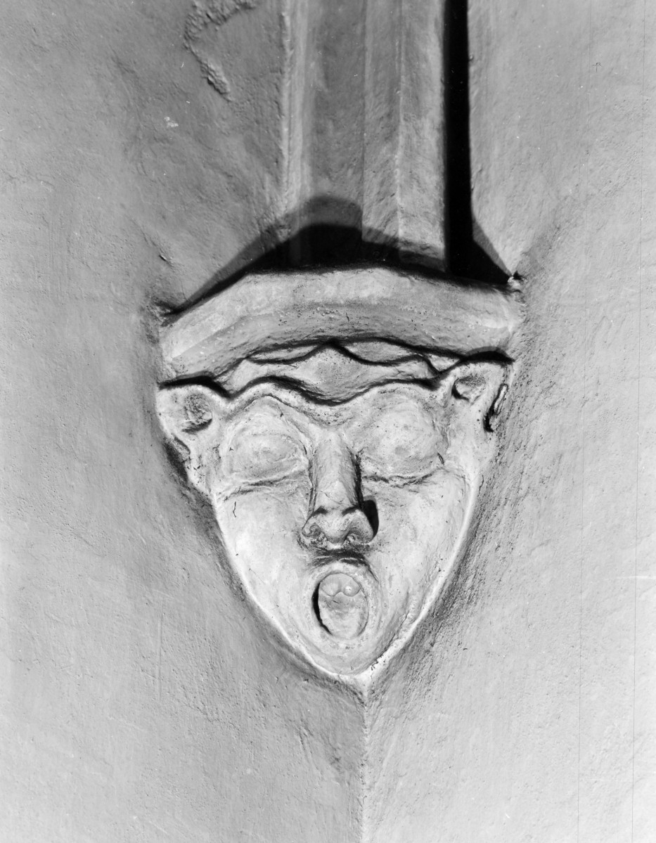 katedra św. Stanisława i św. Wacława - zakrystia, wspornik, służka, skan 1