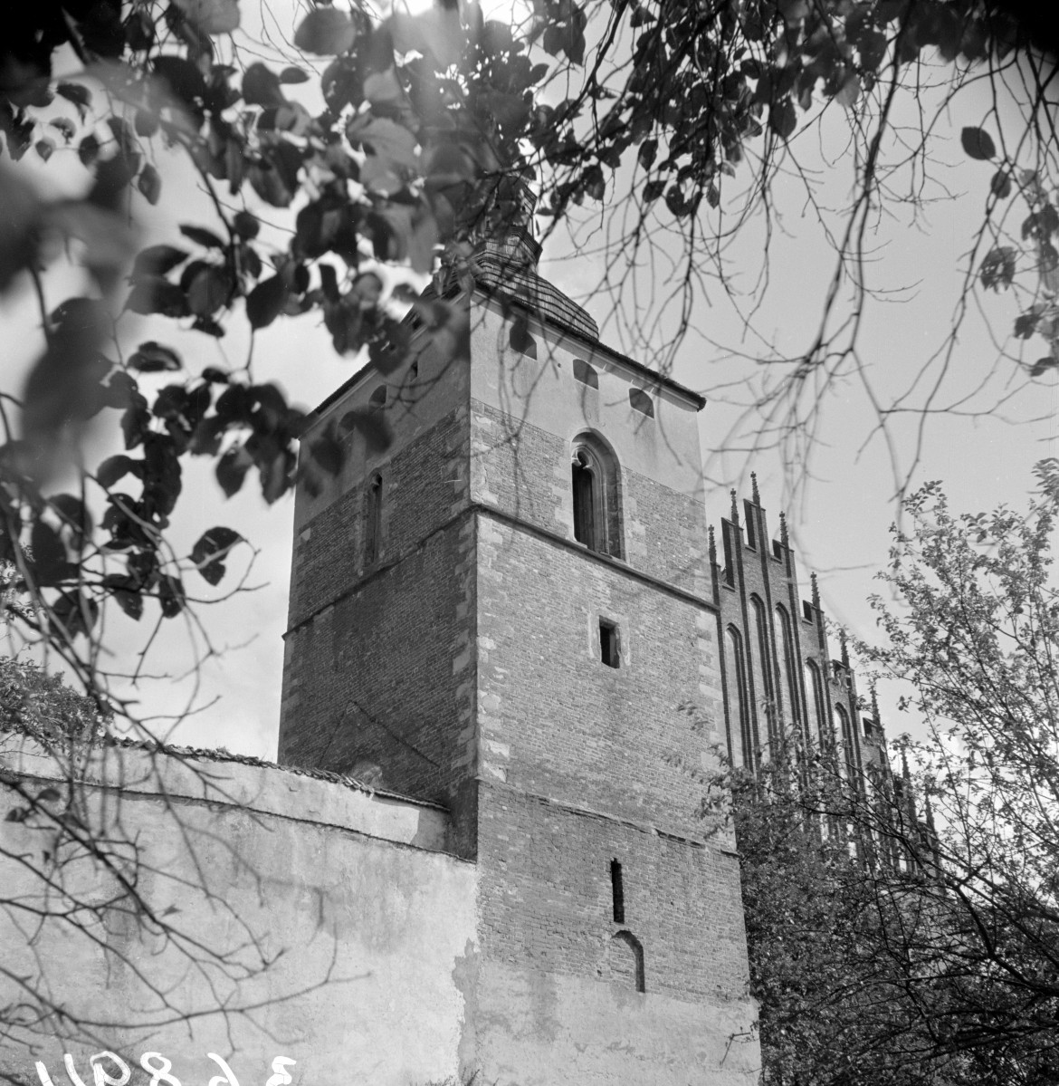 kolegiata Bożego Ciała - dzwonnica, skan 1