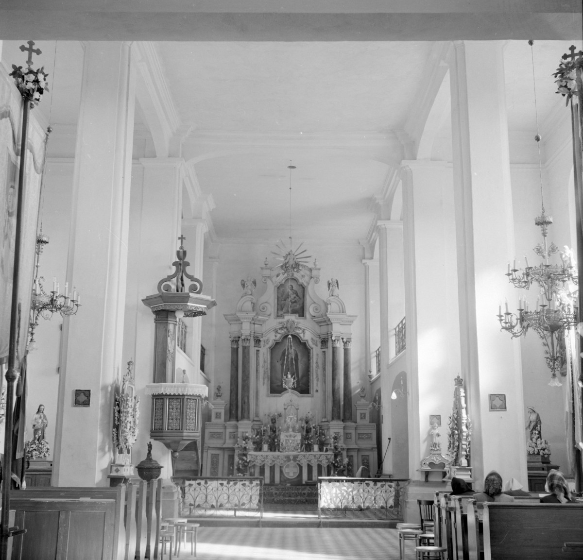 kościół Narodzenia NMP - wnętrze, ołtarz główny, skan 1