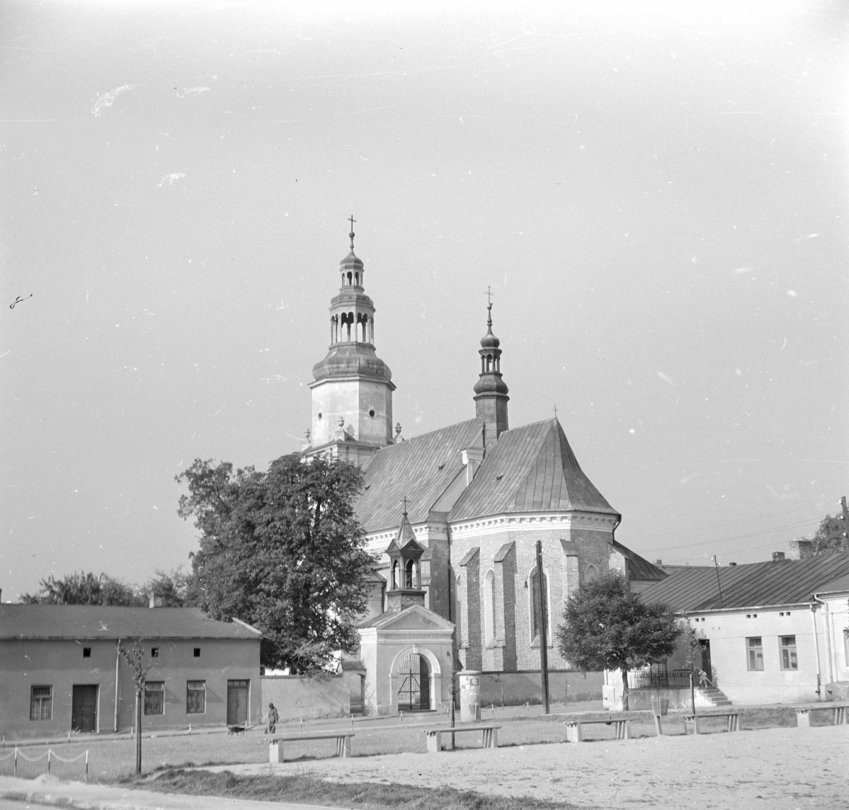 kościół parafialny - widok od prezbiterium, skan 1
