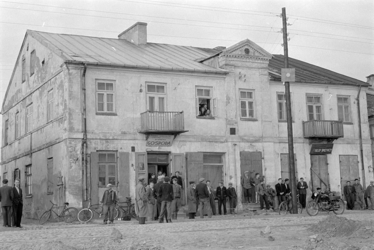 rynek - dom - elewacja frontowa, skan 1