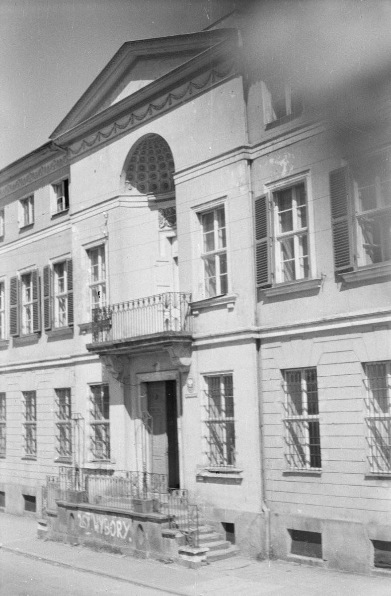 pałacyk domy - elewacja frontowa, skan 1