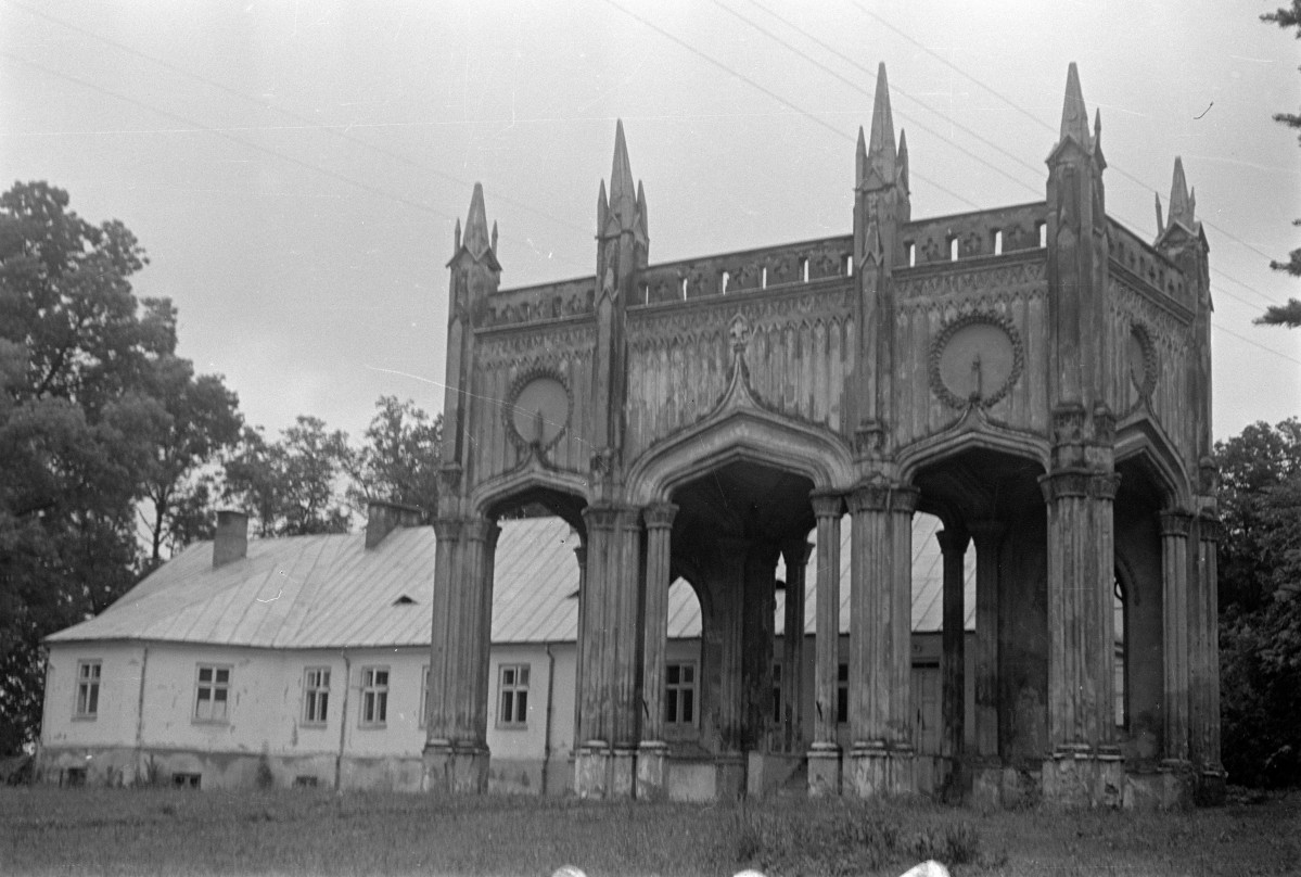 portyk pałacu - Pałac Paca, skan 1