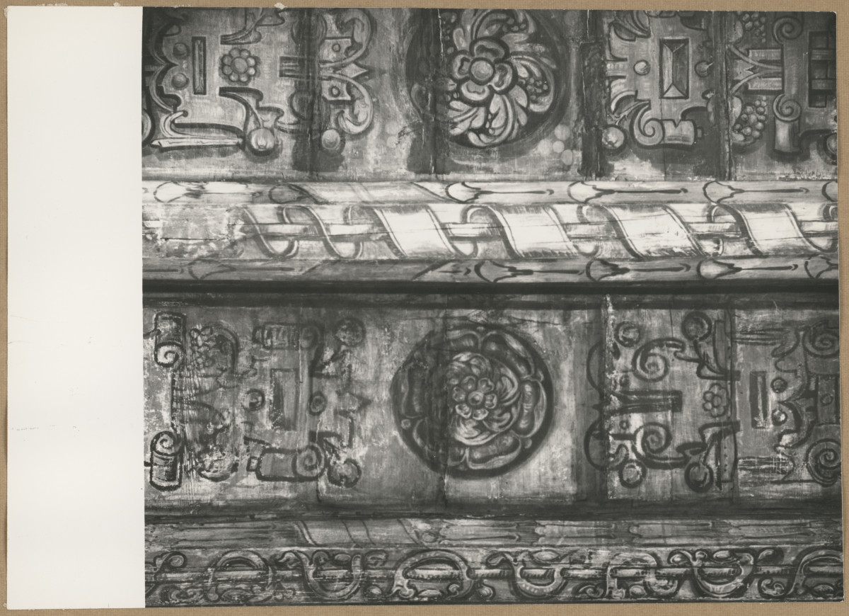 Pałac biskupów - wnętrze, d. sala jadalna, fragment polichromii stropu , skan 1